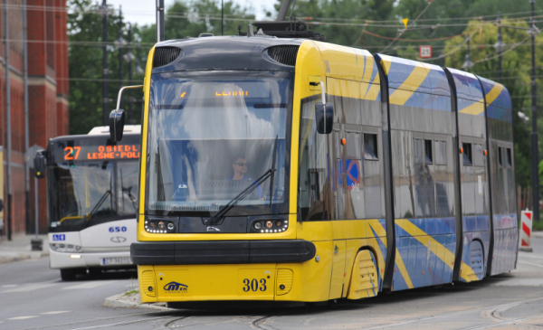 W weekendy dodatkowe kursy autobusów i tramwajów